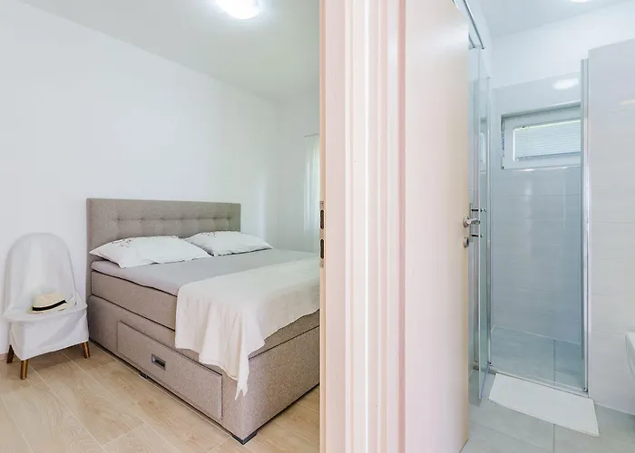 Appartement Bezauberndes Nur 240 Meter Zum Mit Meerblick, Grill, Klima