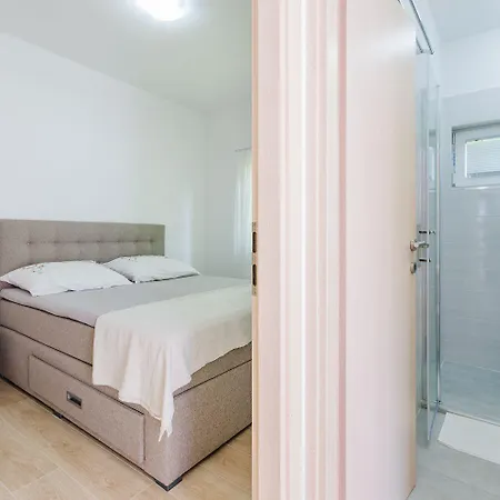 Apartman Bezauberndes Nur 240 Meter Zum Mit Meerblick, Grill, Klima